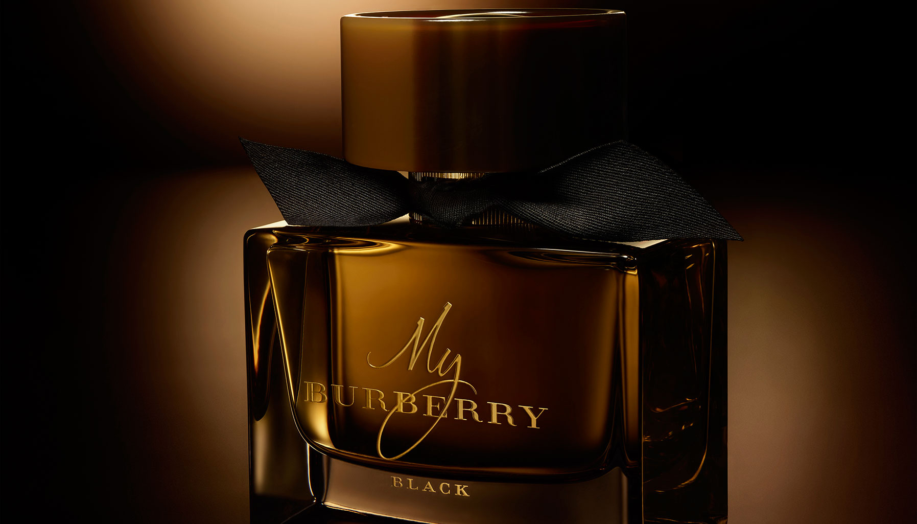 My Burberry Black, a complement to the Black heritage trench coat