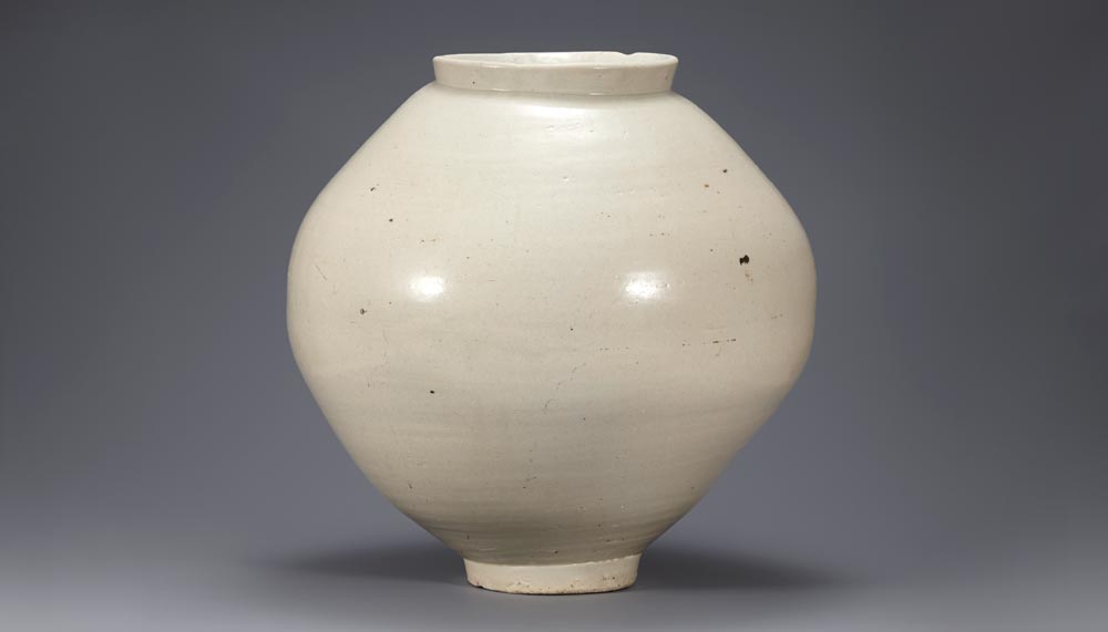 Porcelain moon jar, Joseon dynasty