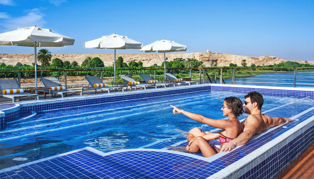 Swimming pool on the Oberoi Philae, luxury cruise on the Nile