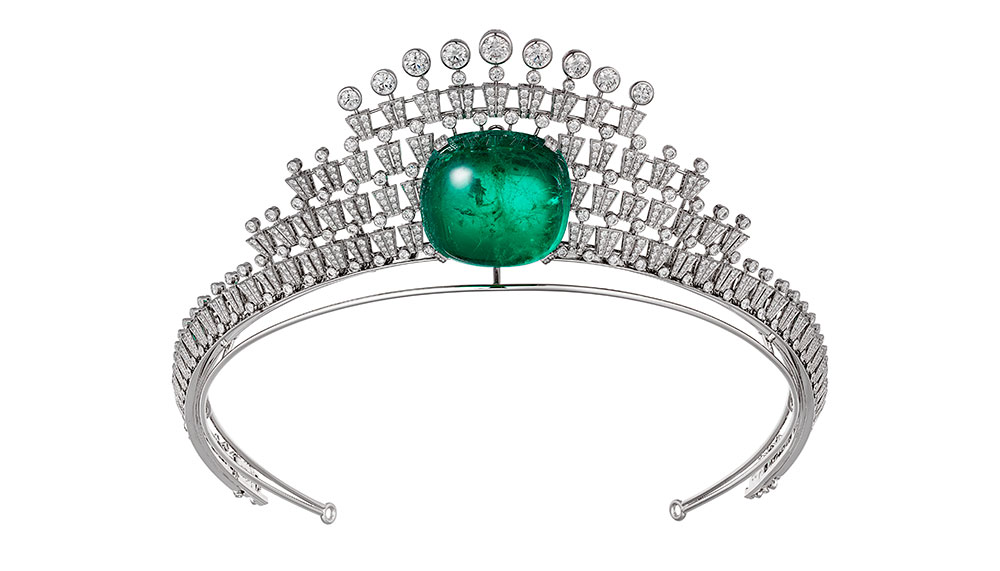 Cartier necklace with diamonds and an emerald