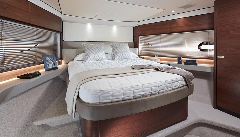 Princess Yachts P62