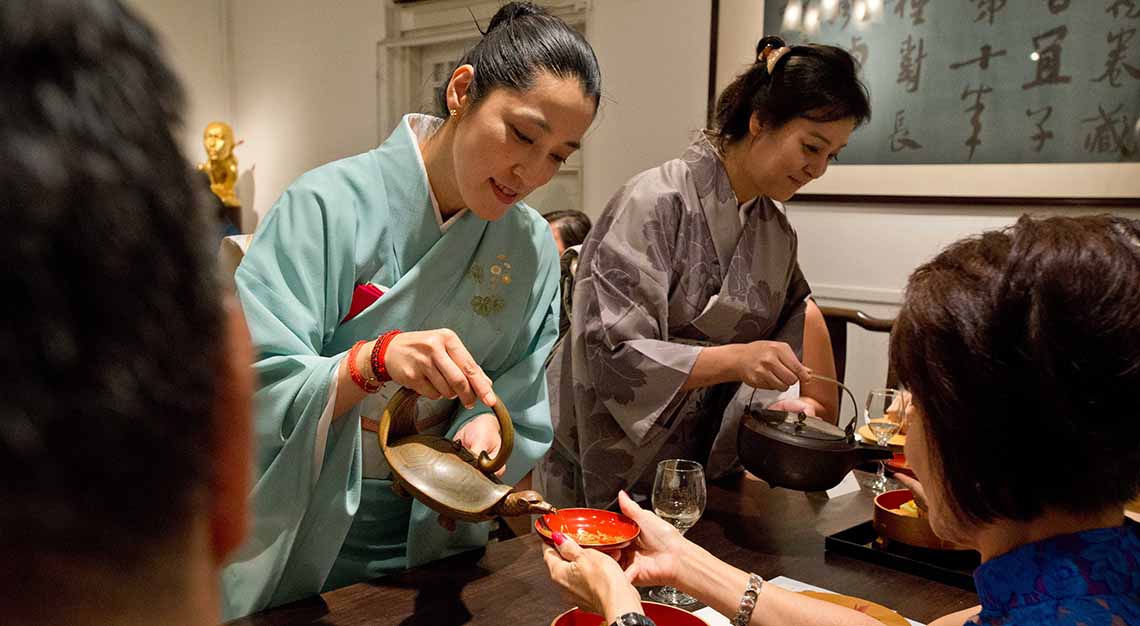 Chaji tea ceremony by Tsuruko Hanzawa