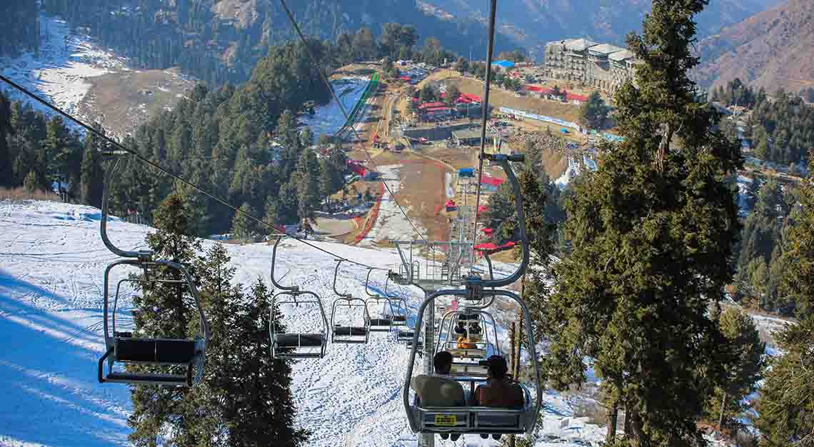 skiing in Pakistan