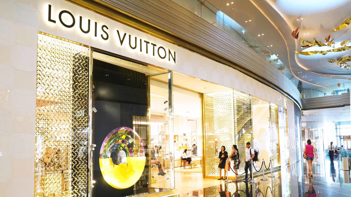 Bangkokthailandnovember 152018 Louis Vuitton Shop Iconsiam Stock