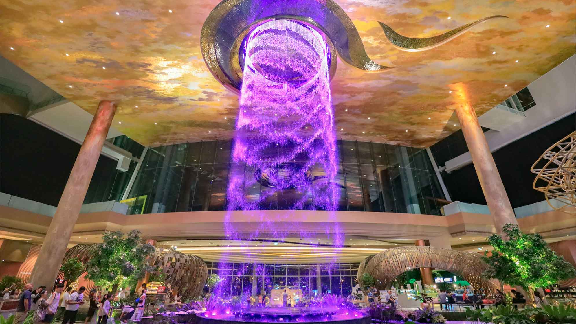 BANGKOK, THAILAND - MAY 4, 2019: LOUIS VUITTON Iconsiam branch. IIconsiam,  is a mixed-use development on the Chao Phraya River Stock Photo - Alamy