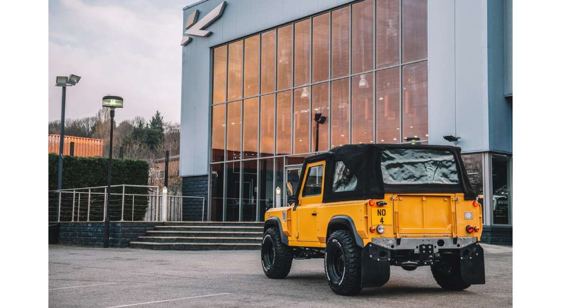 Land Rover Defender 90