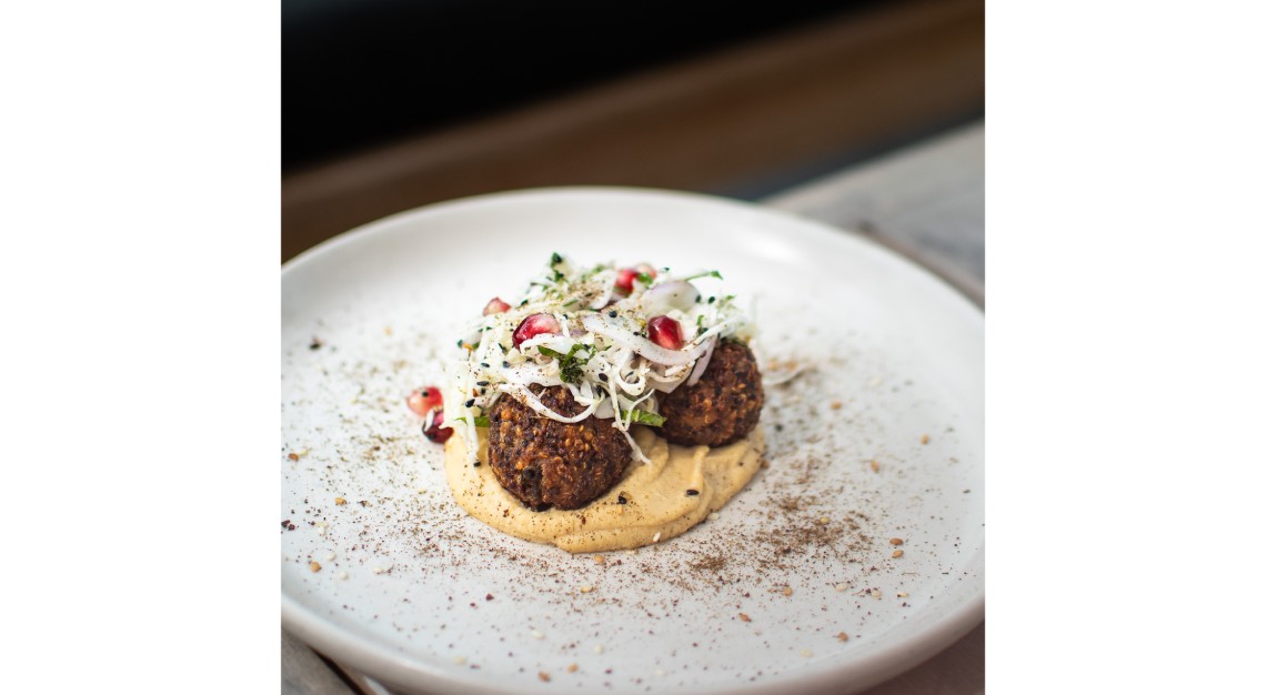 https://rrsg.s3.amazonaws.com/wp-content/uploads/2019/09/25162407/Quinoa-Falafel-II-3-of-3.jpg