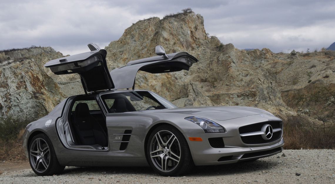 Mercedes-Benz SLS