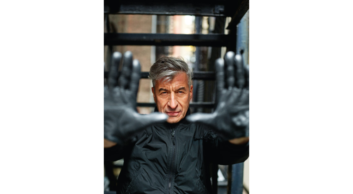 Maurizio Cattelan photohands