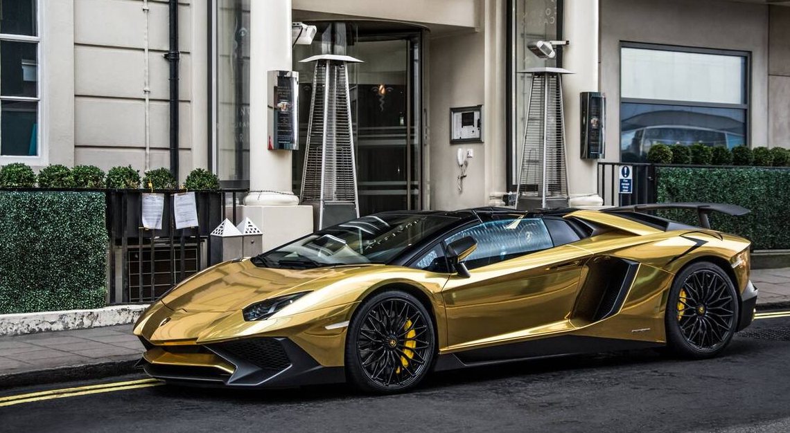 Lamborghini Aventador SuperVeloce plated in gold