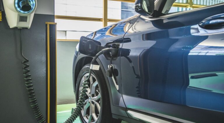 BMW X3 xDrive30e plug-in hybrid review: Ultra-frugal plug-in hybrid ...
