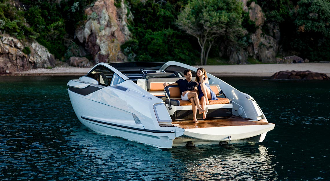 F//Line 33, Fairline Yachts