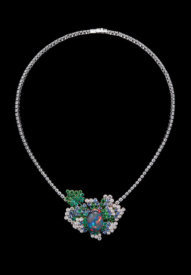 Fashion-houses-high-jewellery-dior-necklace-opal