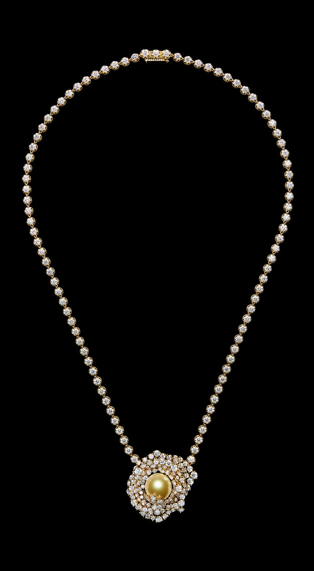 Fashion-houses-high-jewellery-dior-necklace-pearl