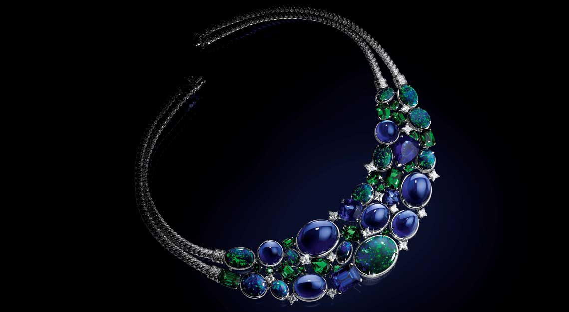 Fashion-houses-high-jewellery-louis-vuitton-necklace-opals