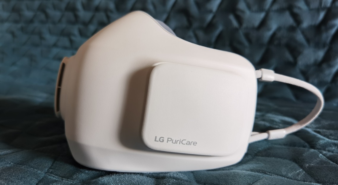 LG PuriCare air purifier mask