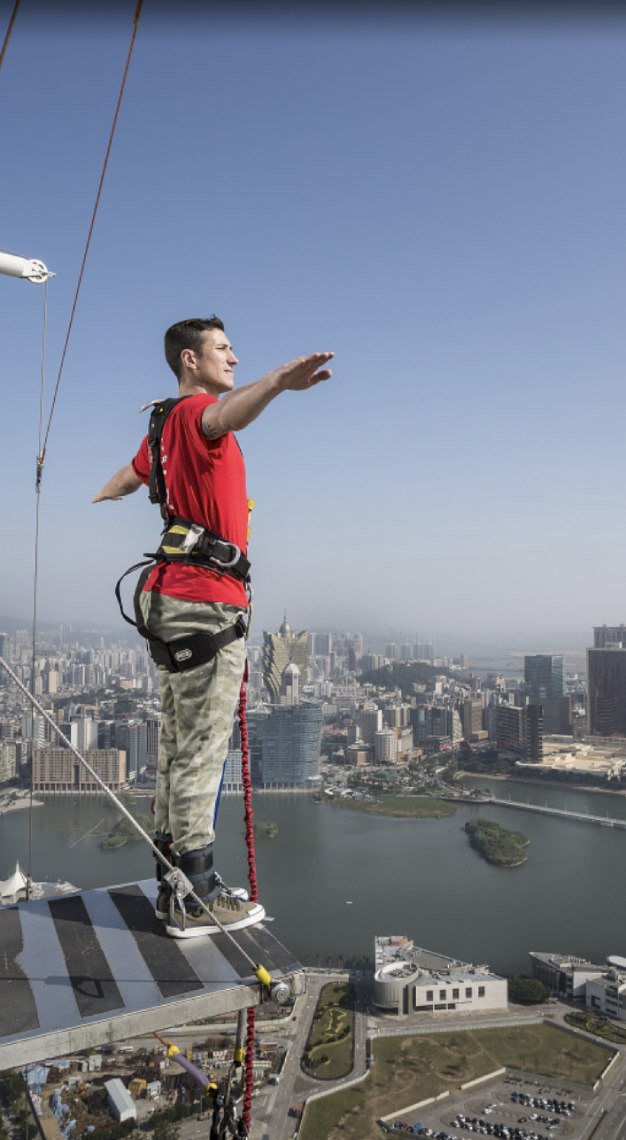 Bungee jumping